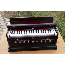 Harmonium tuned on 432 and 440 hz healing hertz - Nepali/Indian Musical Instrument, folding system without coupler, Medium Size - (60*26*29 cm, 23.6*10.2*11.4 inch app)